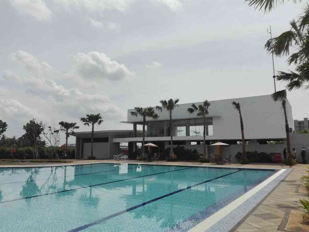 Swimming pool Aeropolis Residence 3