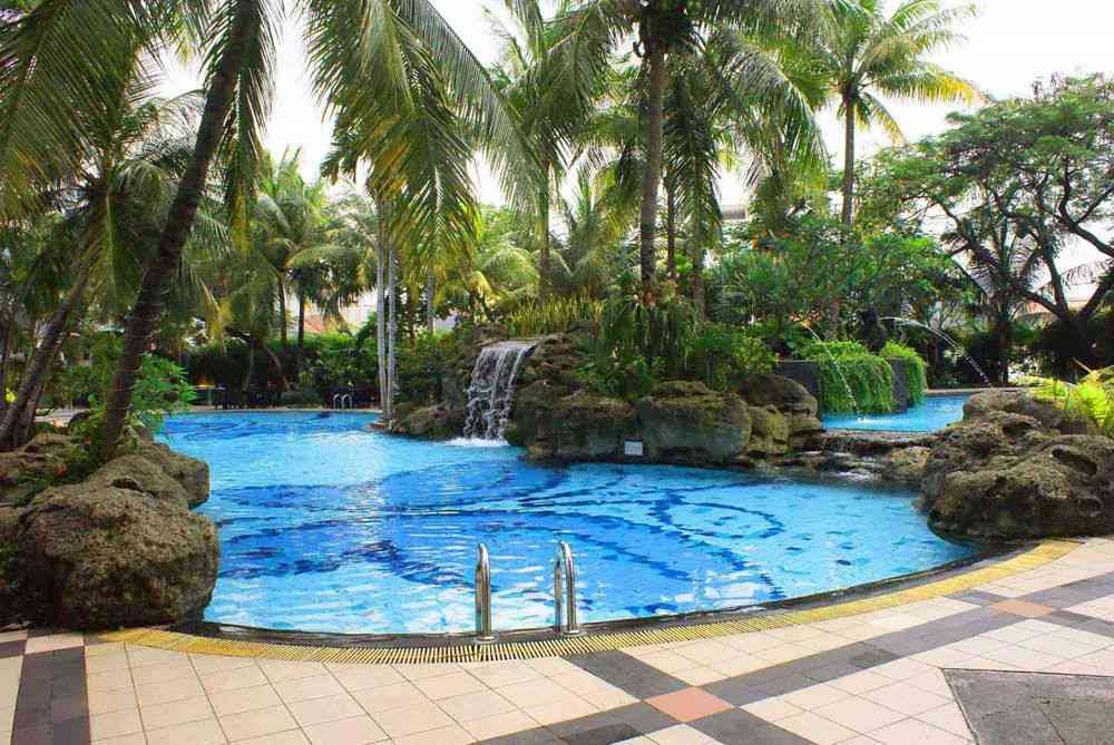 Swimming pool Grand Tropic Suites Apartment