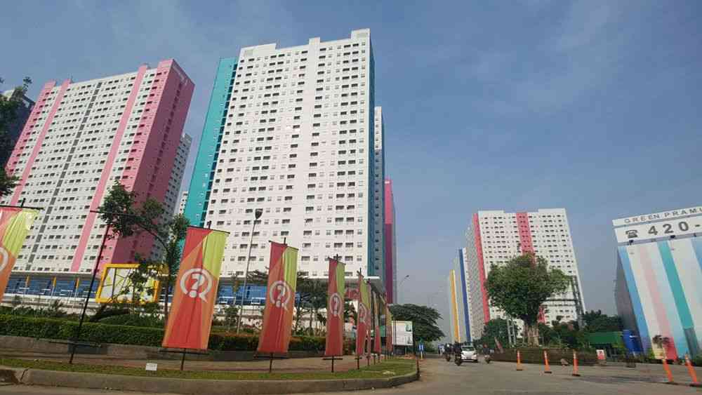 Gedung Green Pramuka City Apartemen
