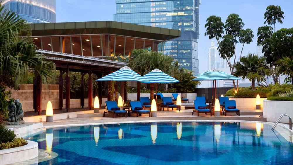 Swimming pool Kempinski Grand Indonesia Apartment