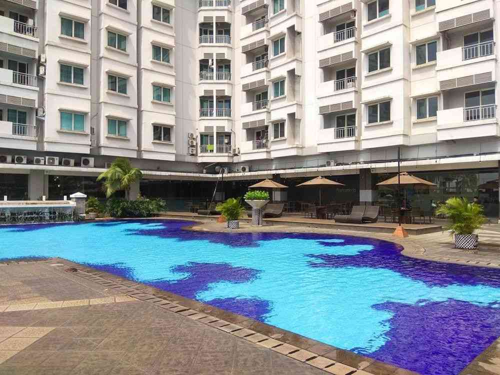 Swimming pool Poins Square Apartment