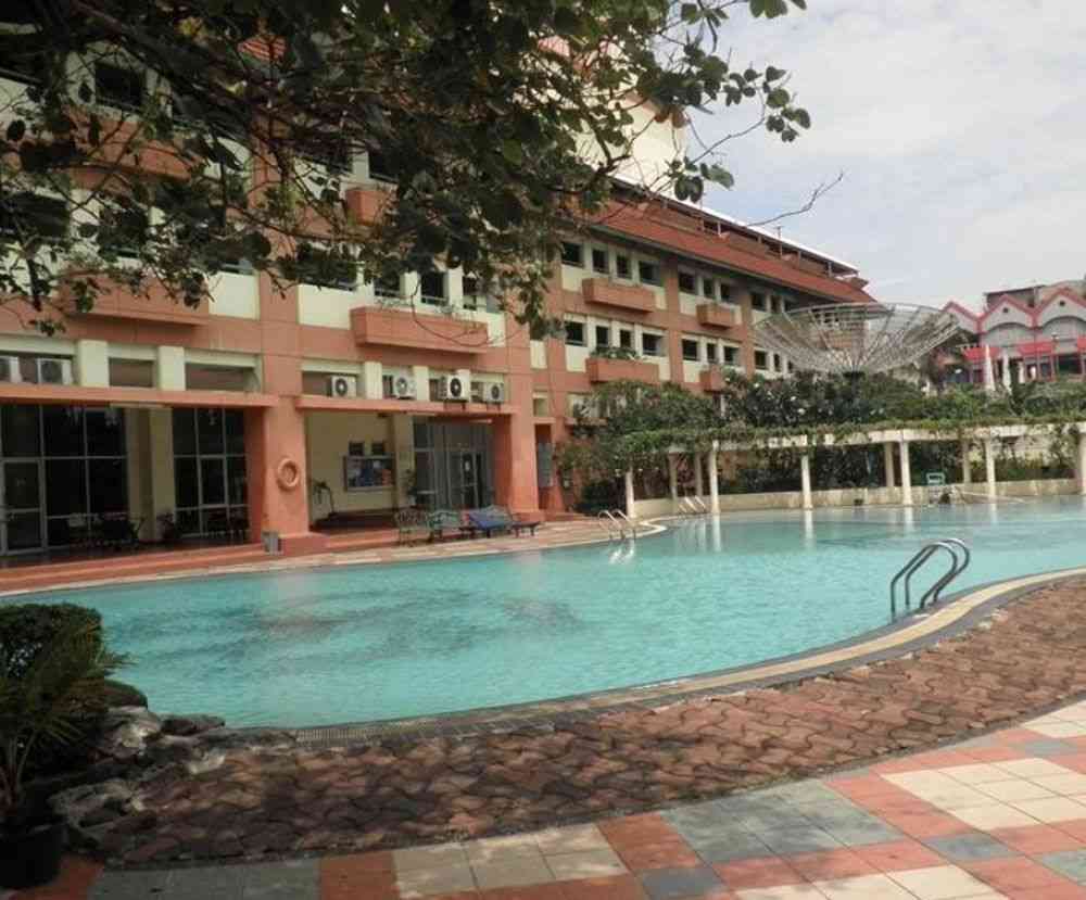 Swimming pool Mitra Bahari Apartment