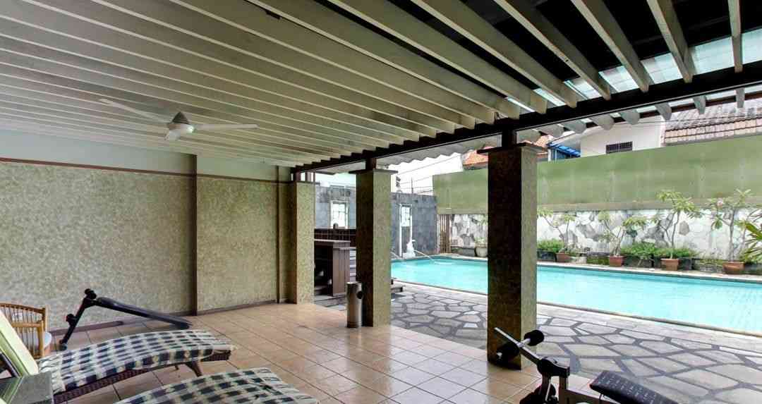 Swimming Pool Senayan Apartment