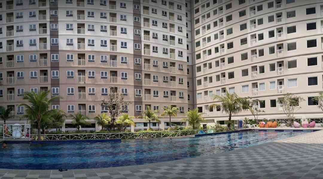 Swimming pool Titanium Square Apartment