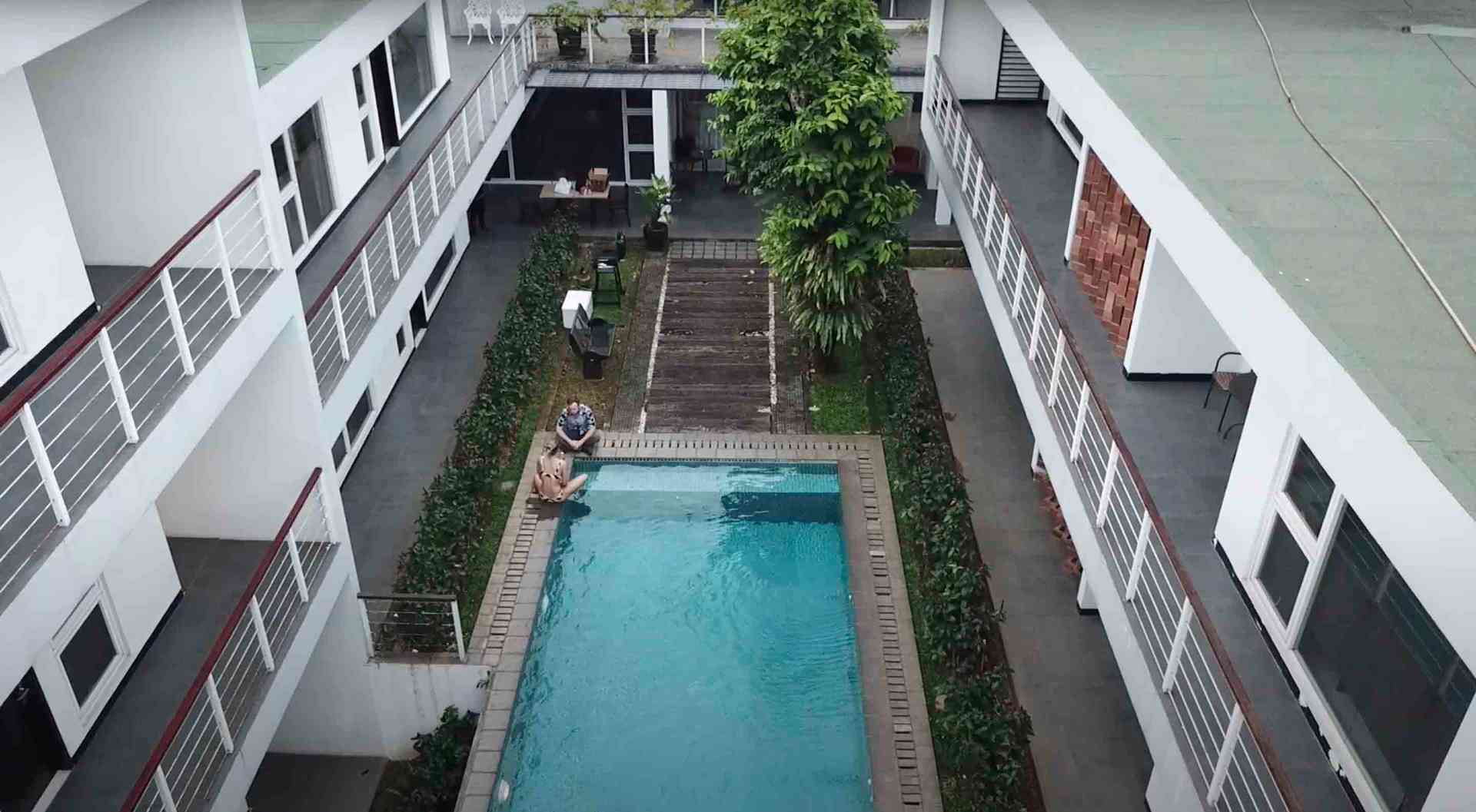 Kolam Renang Ampera Avenue Residence