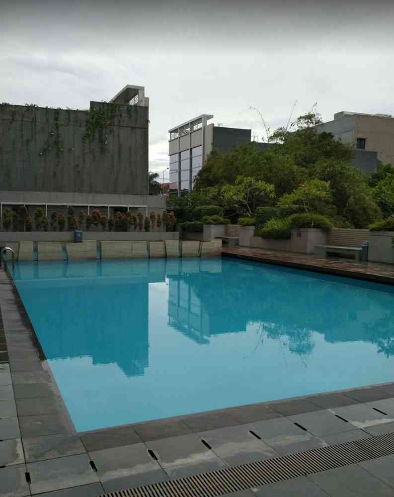 Swimming pool Bintaro Park View 