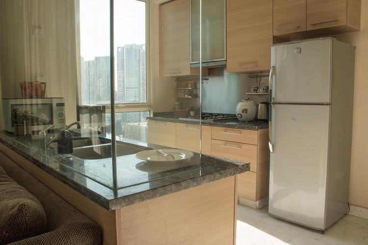 undefined Bedroom on 39th Floor for Rent in The Peak Apartment - queen-bedroom-at-39th-floor-15c 4