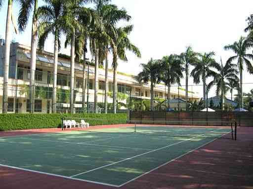 Lapangan tennis Mutiara Executive Residence