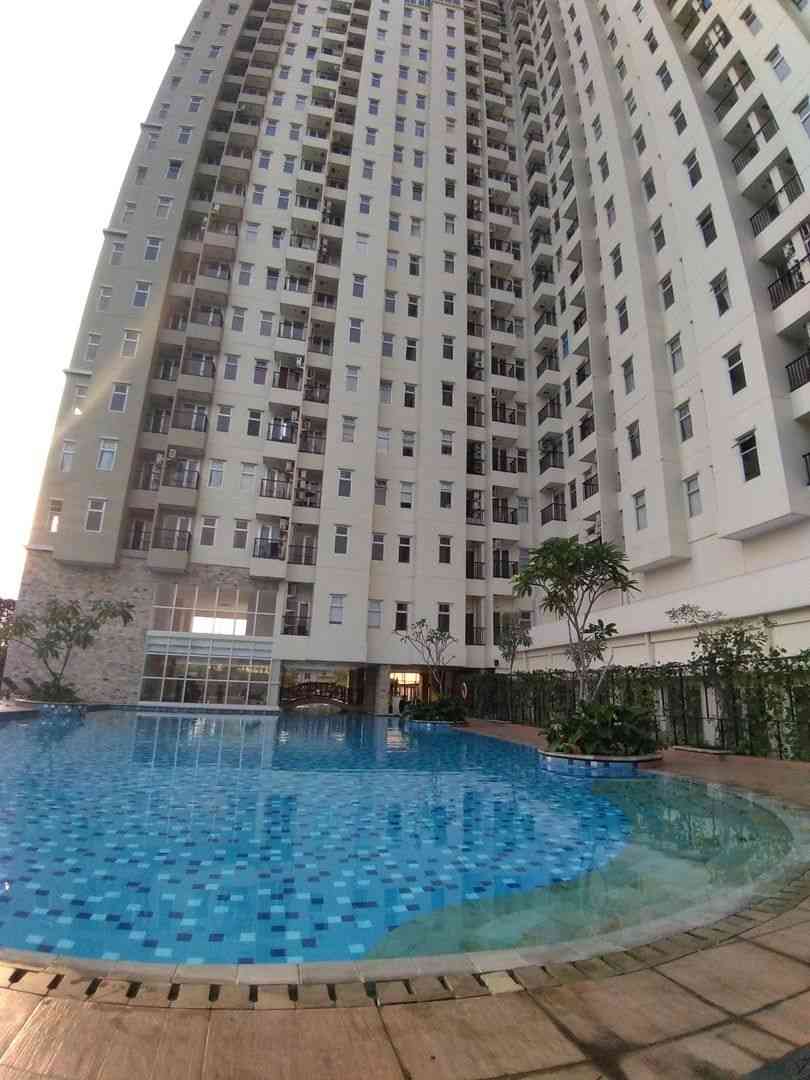 Swimming Pool Victoria Square Apartment