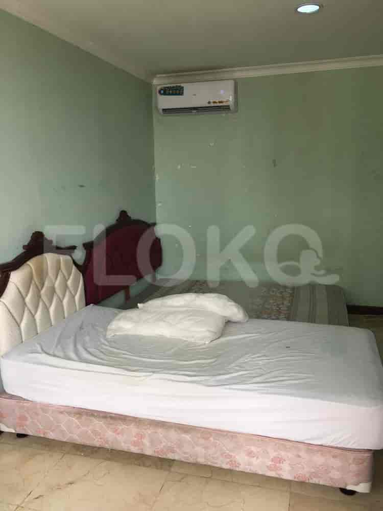 3 Bedroom on Middle Floor for Rent in Simprug Indah - fsic5e 8