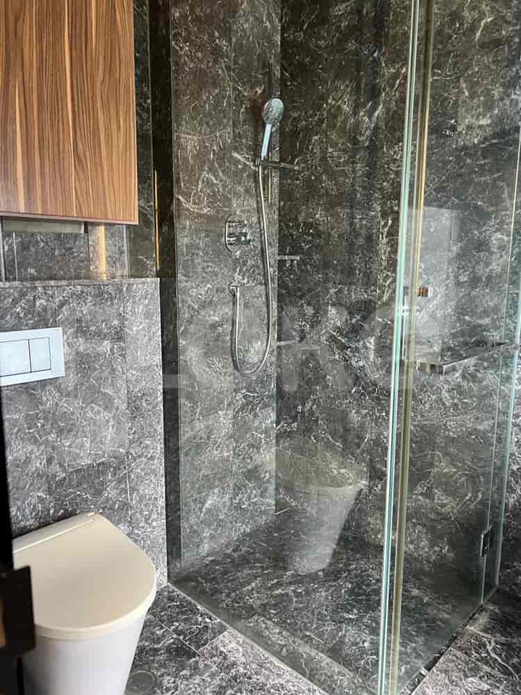 2 Bedroom on Middle Floor for Rent in Senopati Suites - fse646 7