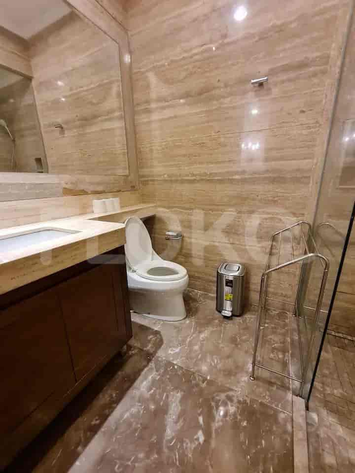 Luxurious bathroom with marble finishes.