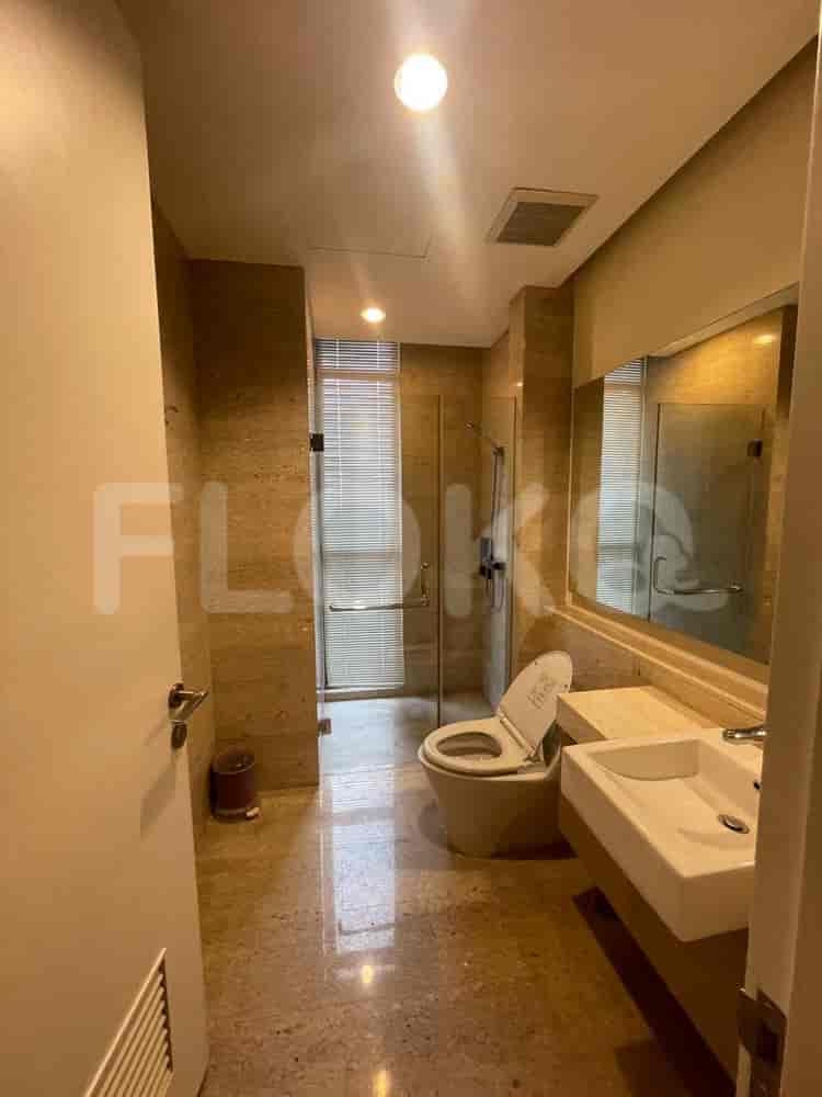 2 Bedroom on Middle Floor for Rent in Senopati Suites - fse016 11