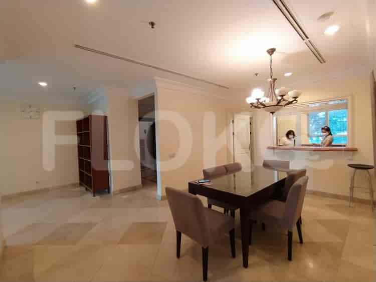 3 Bedroom on Low Floor for Rent in Simprug Terrace Apartemen - fted67 2