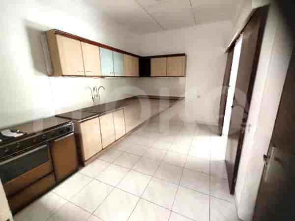 650 sqm, 4 BR house for rent in neraby kemang , Kemang - RHA6dd 4