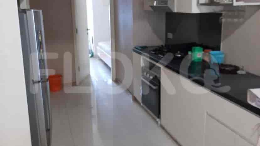 Dapur modern dengan peralatan dan desain yang ramping.