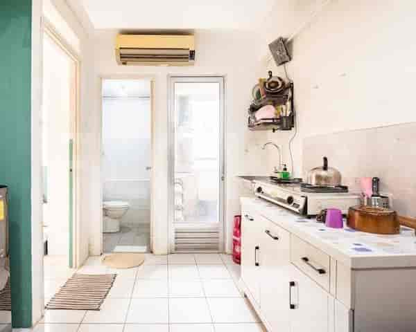 2 Bedroom on High Floor for Rent in Kalibata City Apartment - fpa241 2