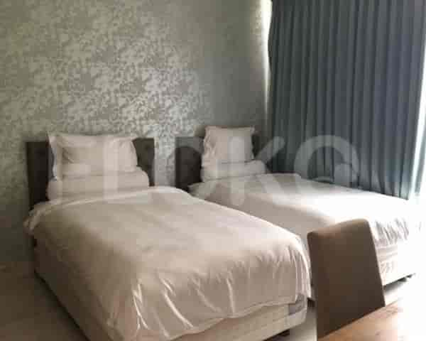 Bedroom with twin beds.
