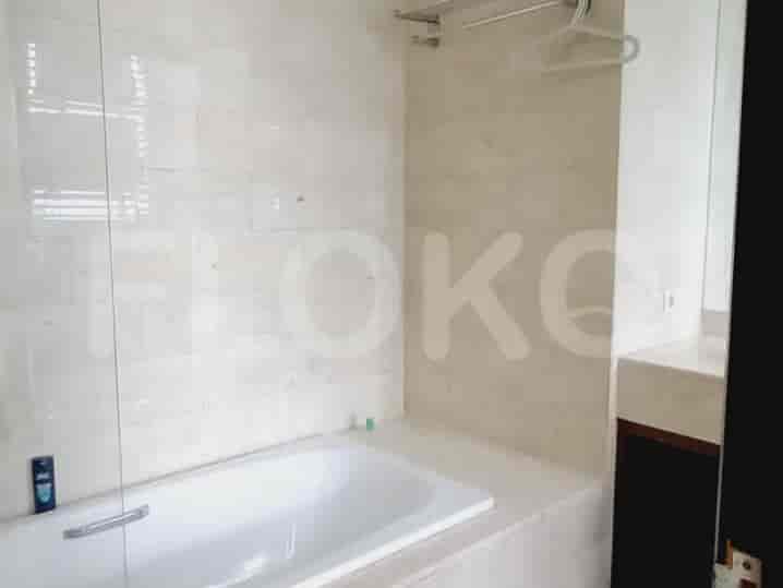 2 Bedroom on Middle Floor for Rent in The Grove Apartment - fkud4e 5