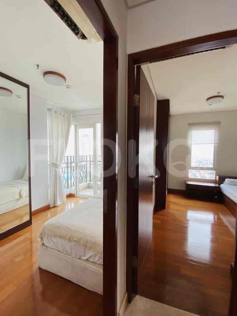 Rent 4 Bedroom on the 26th Floor of Permata Hijau Suites Apartment: Flokq 15