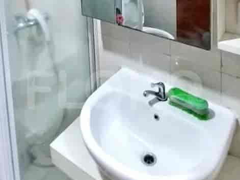 A bathroom with a sink