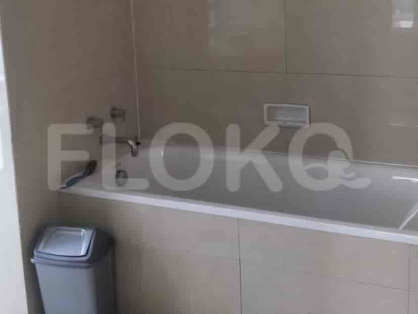 Bathroom featuring a bathtub.