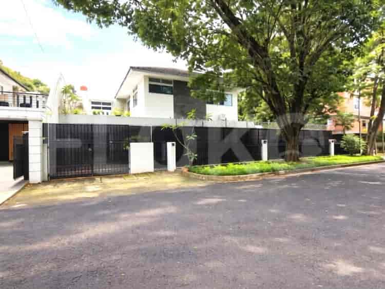 Disewakan Rumah 3 BR, Luas 400 m2 di neraby kuningan , Kuningan - RHA623 1