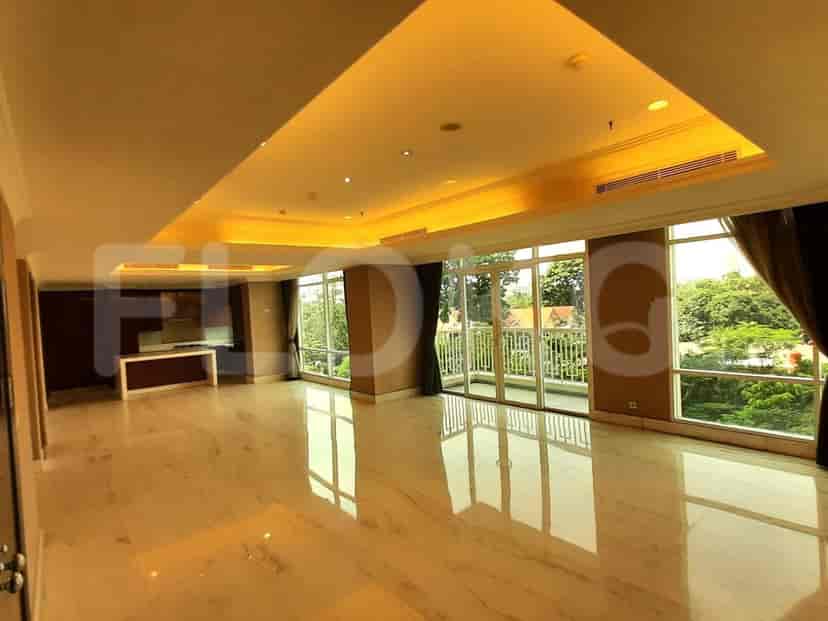 Dijual: APAe180f | Apartemen 4BR, Simprug, Botanica 1