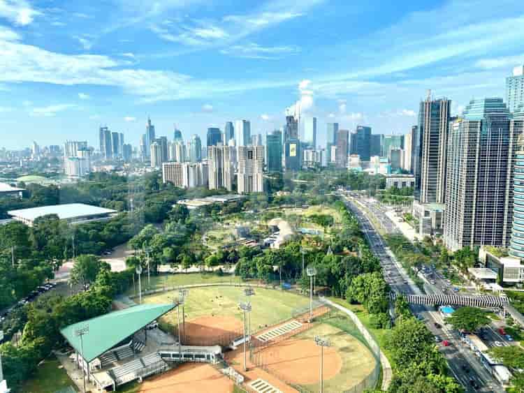 Apartemen 3 Kamar Tidur Dijual - APAe06, Lantai Rendah, Sudirman 1