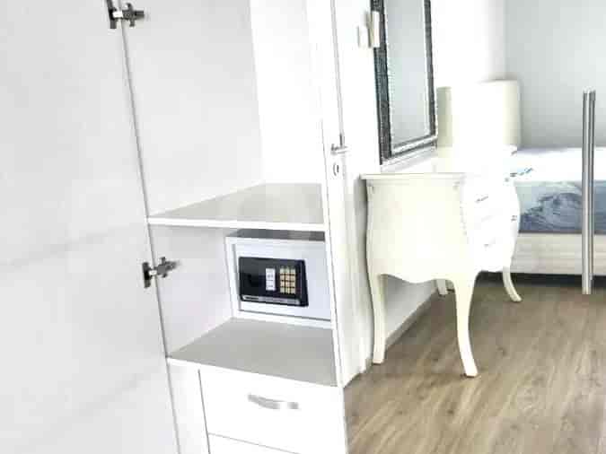 Apartemen 2 Kamar Tidur Furnished Dijual - APA81a, Lantai Menengah, Gandaria Heights 3