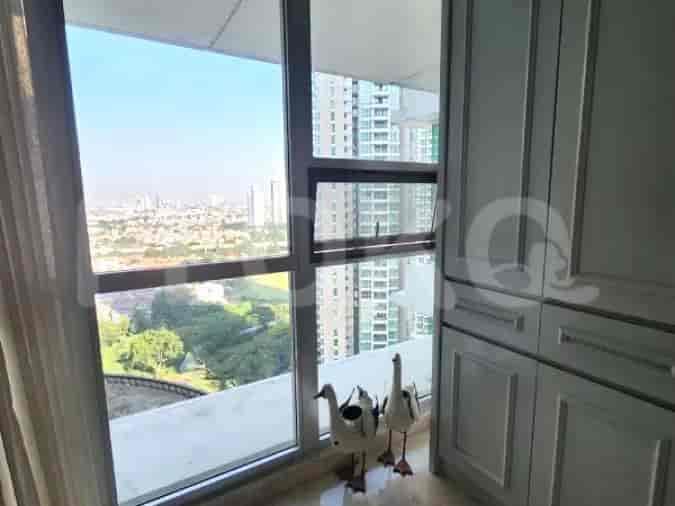 Apartemen 3BR Mewah Dijual - APA0ed, Lantai Menengah, Kemang Village 4