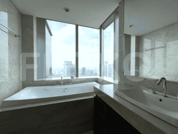 Apartemen 3BR Luas Dijual di Kuningan - APAb59, Lantai Rendah 1