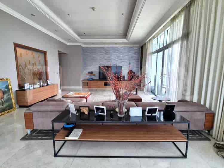 Hunian Mewah di SCBD: Apartemen 4BR Dijual - APA92d, Lantai Tinggi 1