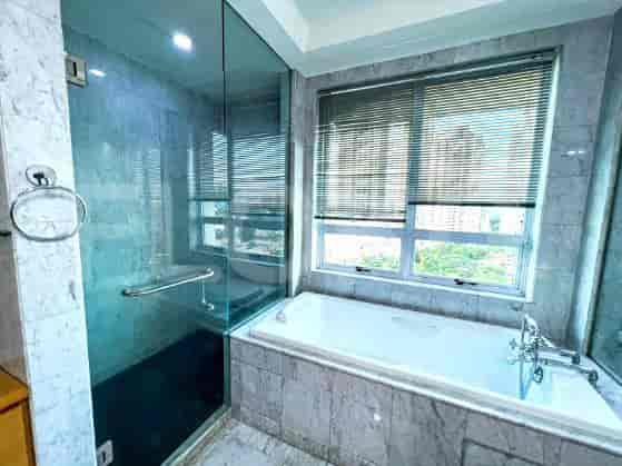 Apartemen Mewah Dijual: APA05d, Lantai Rendah di Pakubuwono Residence, Gandaria 4