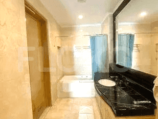 Stylish Apartment for Sale in Senayan - APAdbb88, Middle Floor 4