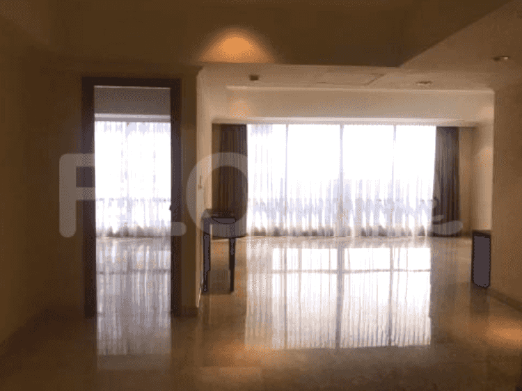 Apartemen 3BR Dijual di Sudirman - APAc00, Lantai Menengah 1