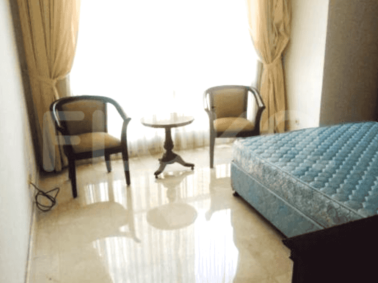 Apartemen 3-Kamar Tidur Berperabot Dijual - APA170, Lantai Rendah, Sudirman Mansion 4
