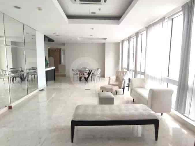 Dijual Apartemen 3BR di The Grove, Kuningan - APA801, Lantai Tinggi 2