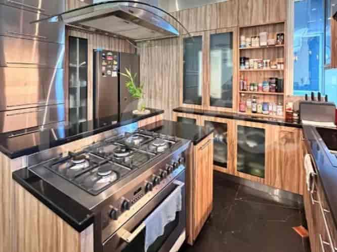 Apartemen 3BR Menakjubkan Dijual di The Peak Apartment - APAc4821, Lantai Tinggi, Sudirman 3