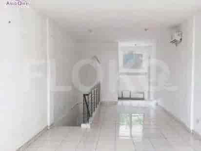 Dijual Ruko Luas 120 m2 di Kota Wisata, Bogor - RKSfe1 4
