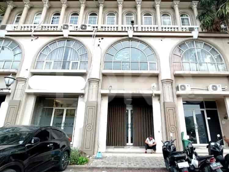 202 sqm, shophouse for sale in Ruko Sedayu Square, Cengkareng - RKSd61 1
