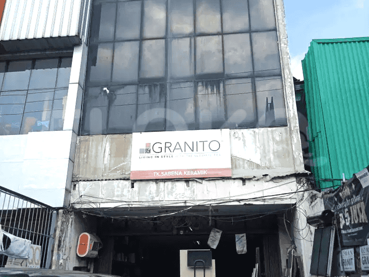 135 sqm, shophouse for sale in Margonda Raya, Depok - RKSd2f 1