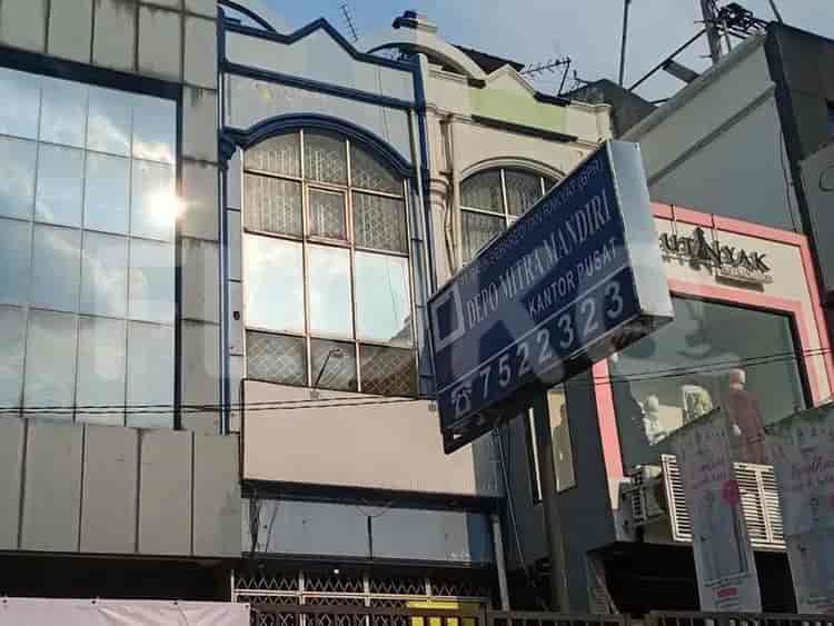 74 sqm, shophouse for sale in Margona Raya Depok, Depok - RKSeb3 1
