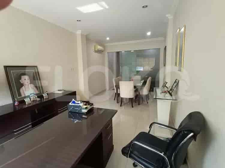 74 sqm, shophouse for sale in Margona Raya Depok, Depok - RKSeb3 3