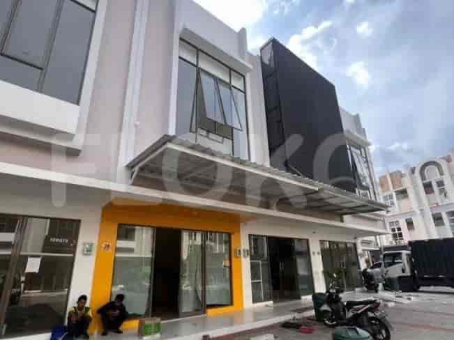 Dijual Ruko Luas 90 m2 di Boulevard Raya, Gading Serpong - RKSb90 1