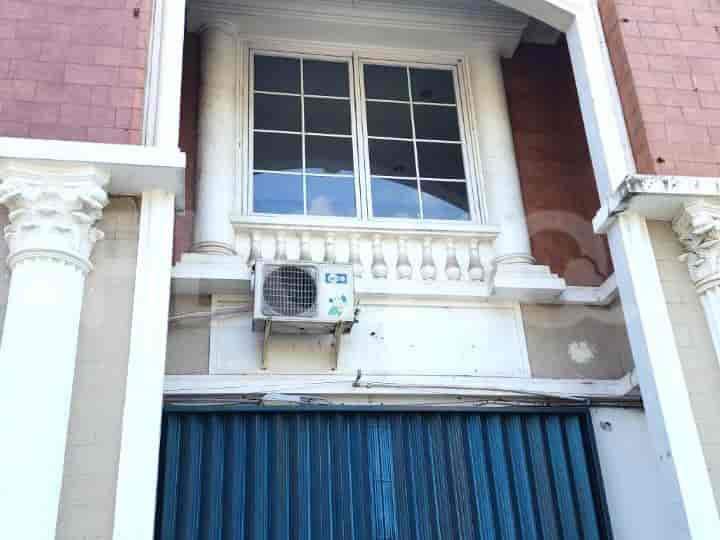 67 sqm, shophouse for sale in Bolsena 3, Gading Serpong 1