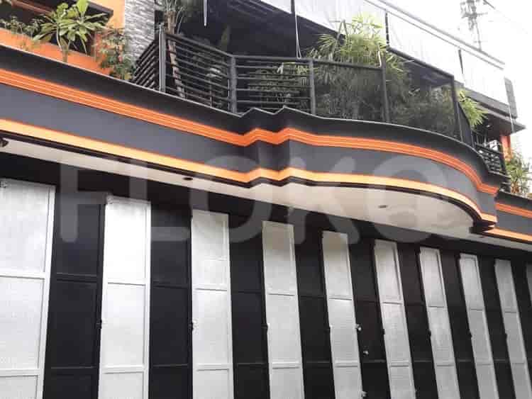 280 sqm, shophouse for sale in Basuki Rahmat, Jatinegara - RKSfd1 1