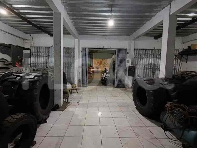 440 sqm, shophouse for sale in KRT Radjiman Widyodiningrat, Jatinegara 3