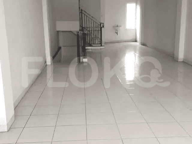 Dijual Ruko Luas 250 m2 di Cimone, Karawaci, Karawaci - RKSe66 2