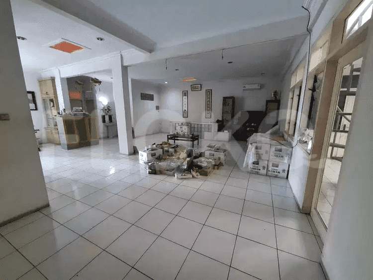 Dijual Ruko Luas 300 m2 di Taman Cosmos, Kebon Jeruk - RKSf0f 3